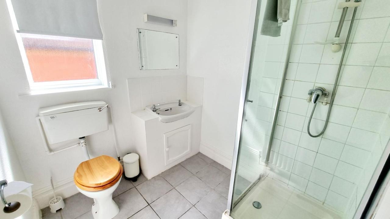Beachcomber Holiday Apartments Свонідж Екстер'єр фото