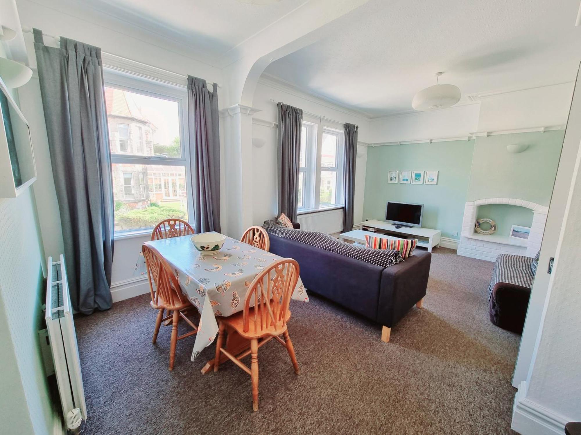 Beachcomber Holiday Apartments Свонідж Номер фото